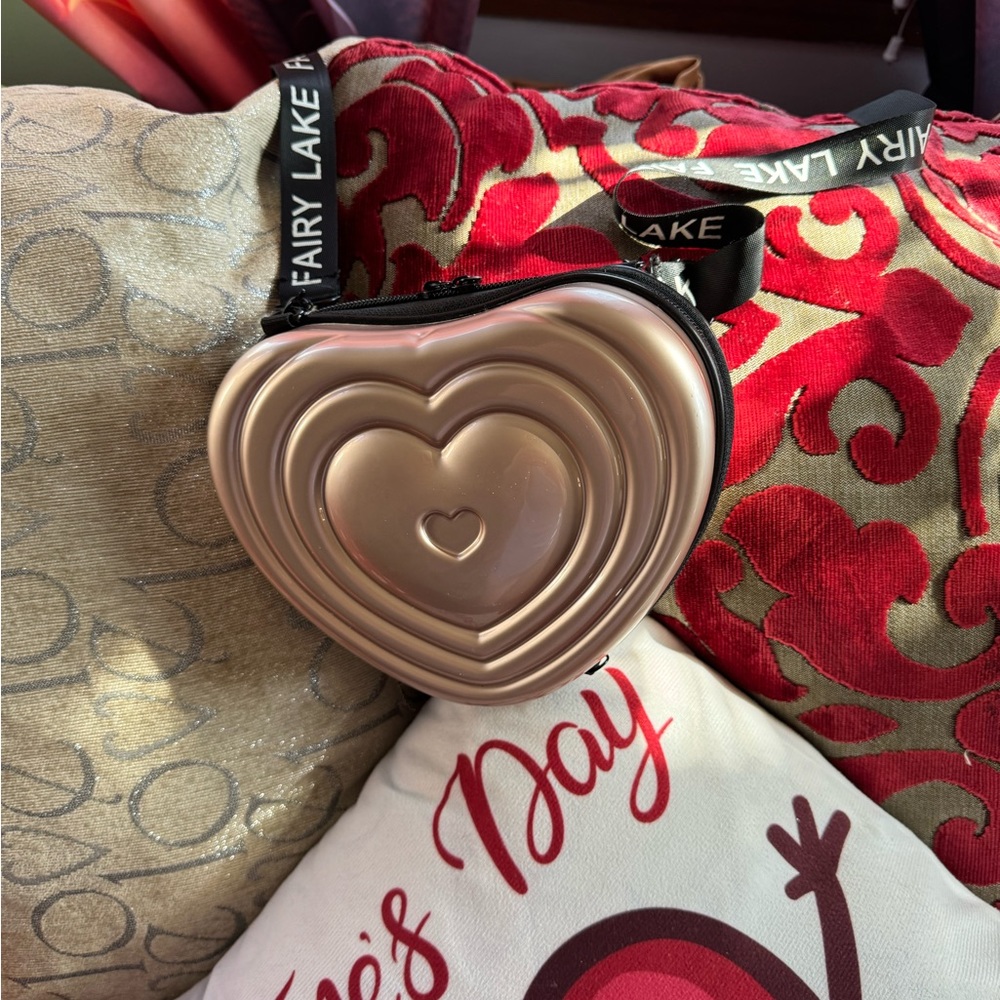 Heart shaped crossbody or shoulder purse asking for 20 OBO